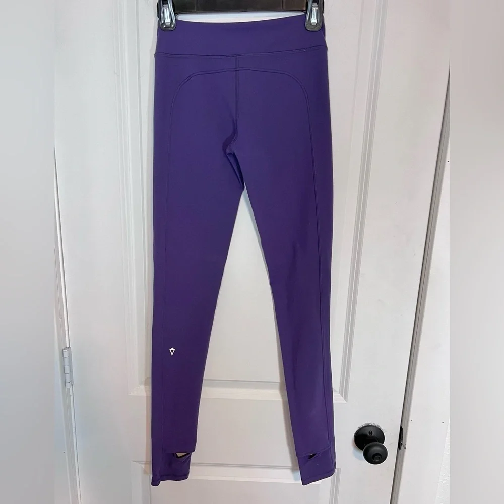 Ivivva by Lululemon Patterned Purple Leggings with Stirrups‎